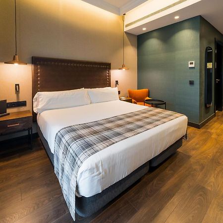 Catalonia Donosti Hotel Сан Себастиан Екстериор снимка