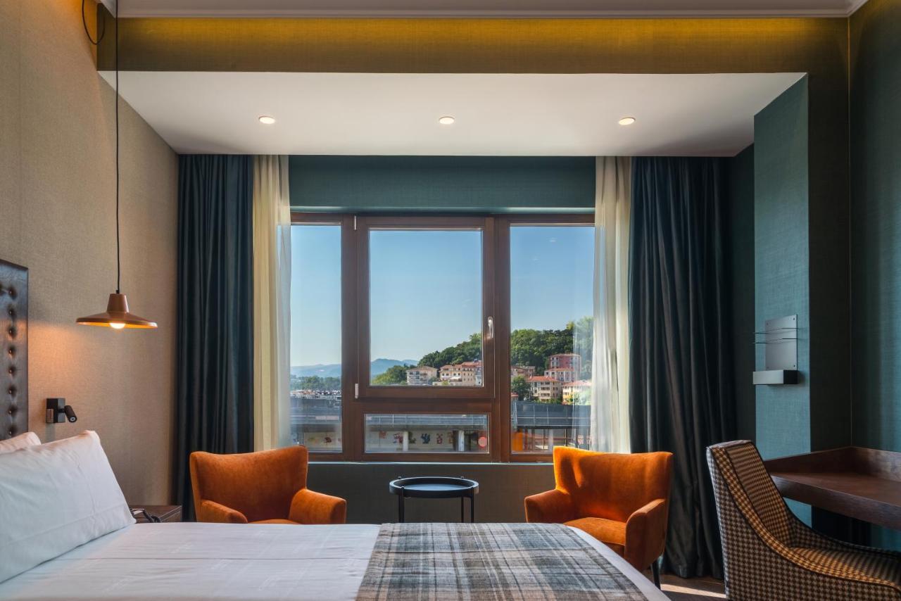 Catalonia Donosti Hotel Сан Себастиан Екстериор снимка