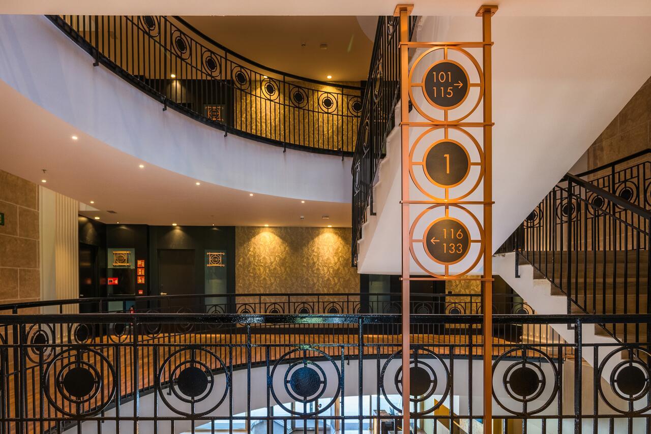 Catalonia Donosti Hotel Сан Себастиан Екстериор снимка